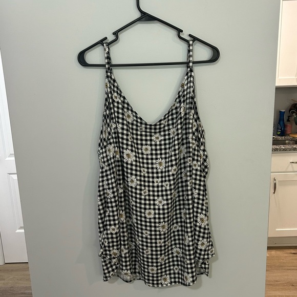 Torrid Ava Cami V Neck Stretch Challis Daisy Print Plaid Black - Picture 3 of 7
